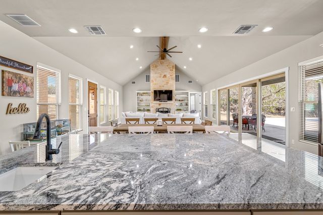 491 Stablewood Ln, Kerrville, TX 78028