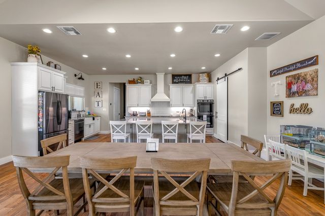 491 Stablewood Ln, Kerrville, TX 78028