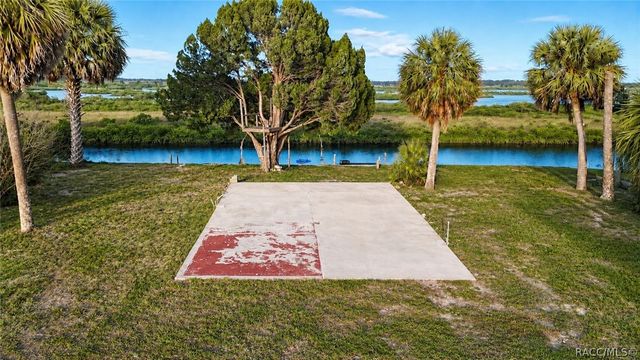 10166 Cabana Street, Weeki Wachee, FL 34607