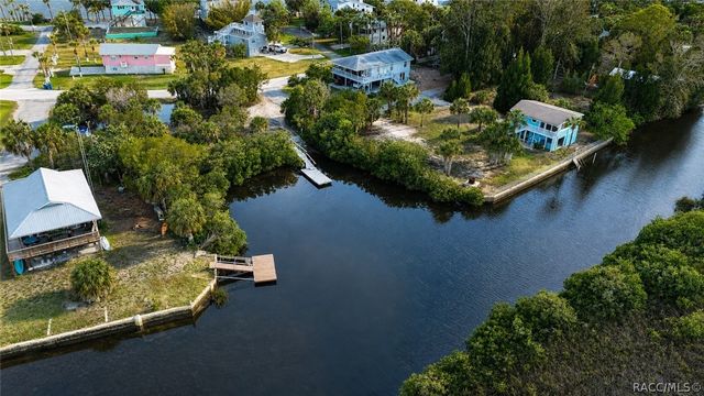 10166 Cabana Street, Weeki Wachee, FL 34607