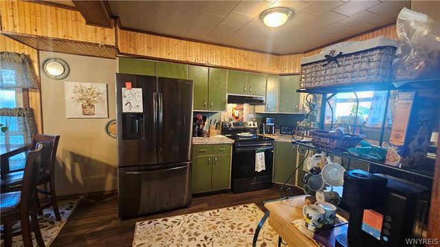 8150 West Rivershore Drive, Niagara Falls, NY 14304