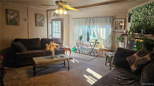 8150 West Rivershore Drive, Niagara Falls, NY 14304