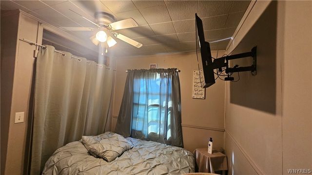 8150 West Rivershore Drive, Niagara Falls, NY 14304
