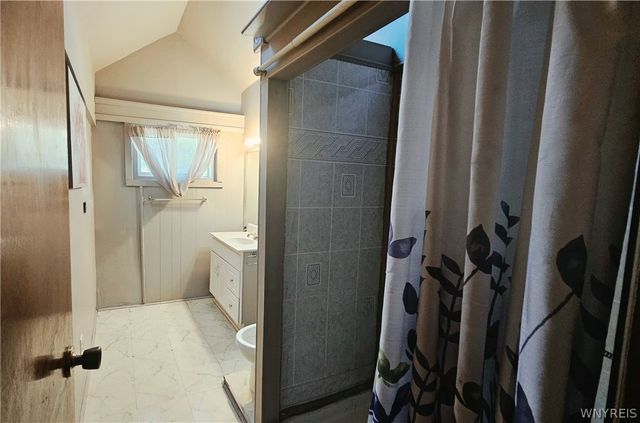8150 West Rivershore Drive, Niagara Falls, NY 14304