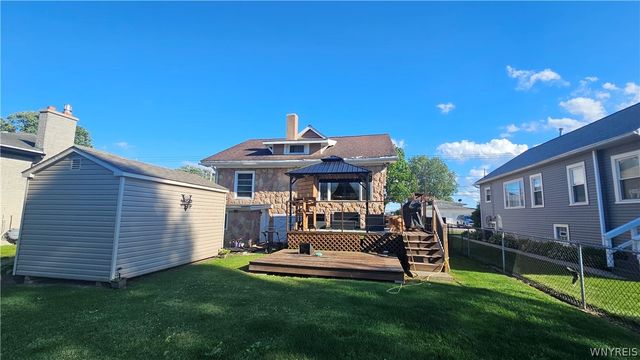 8150 West Rivershore Drive, Niagara Falls, NY 14304
