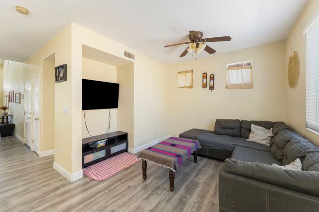 3359 Colchester Ave, Sacramento, CA 95834