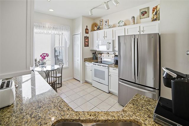 934 DEKLEVA DRIVE, Apopka, FL 32712