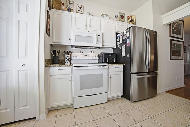 934 DEKLEVA DRIVE, Apopka, FL 32712