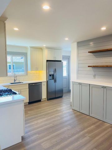 1915 Halterman Avenue, Santa Cruz, CA 95062