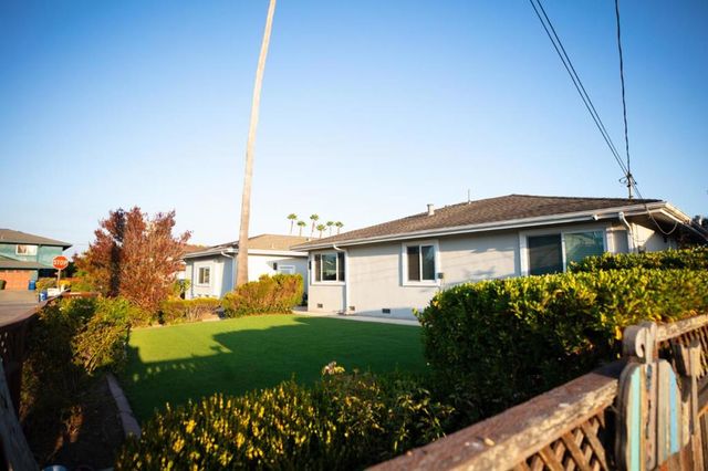 1915 Halterman Avenue, Santa Cruz, CA 95062