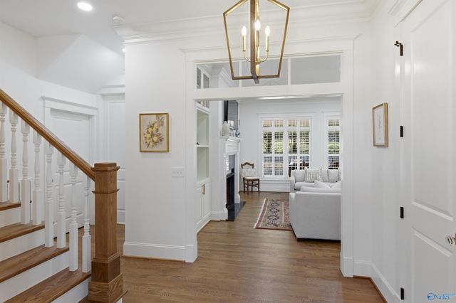 101 Lake Creek Drive, Guntersville, AL 35976