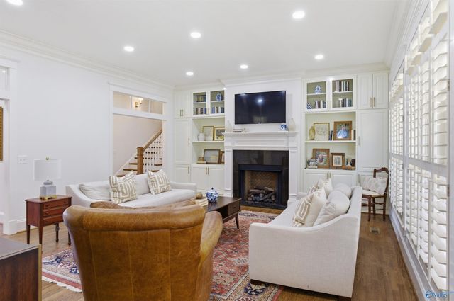 101 Lake Creek Drive, Guntersville, AL 35976