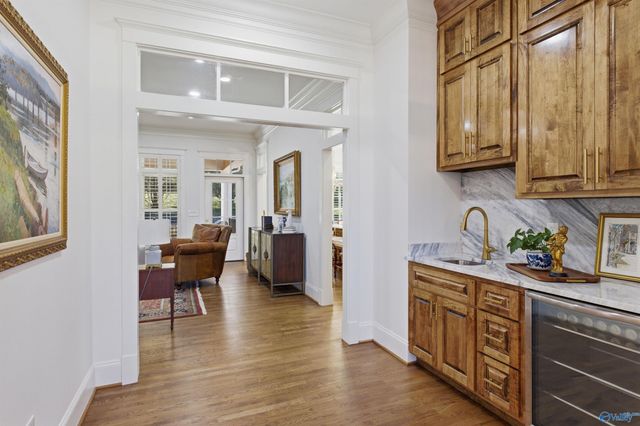 101 Lake Creek Drive, Guntersville, AL 35976