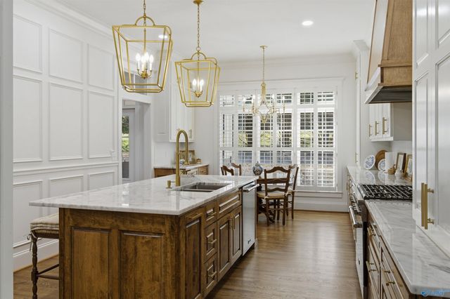 101 Lake Creek Drive, Guntersville, AL 35976