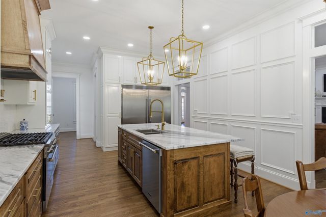 101 Lake Creek Drive, Guntersville, AL 35976