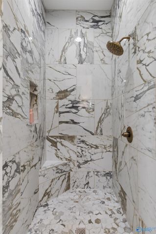 101 Lake Creek Drive, Guntersville, AL 35976