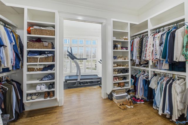 101 Lake Creek Drive, Guntersville, AL 35976