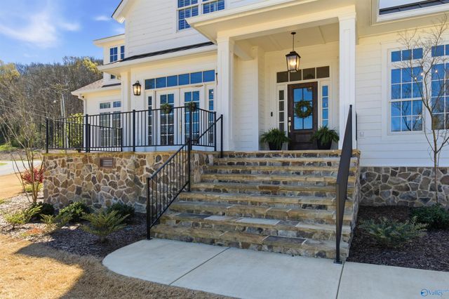 101 Lake Creek Drive, Guntersville, AL 35976