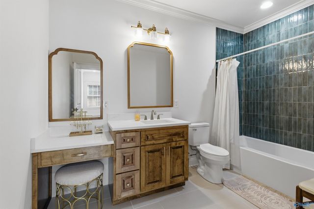 101 Lake Creek Drive, Guntersville, AL 35976