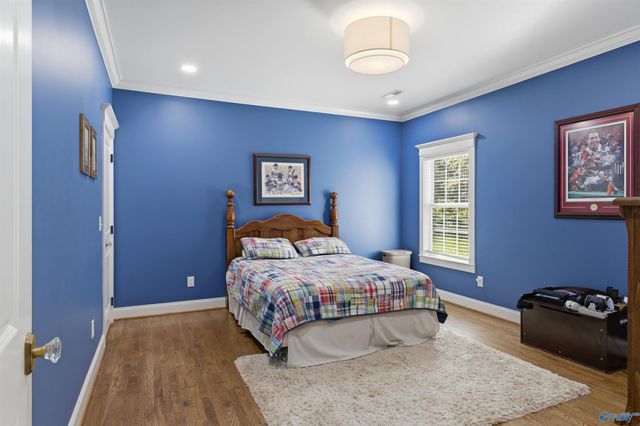 101 Lake Creek Drive, Guntersville, AL 35976