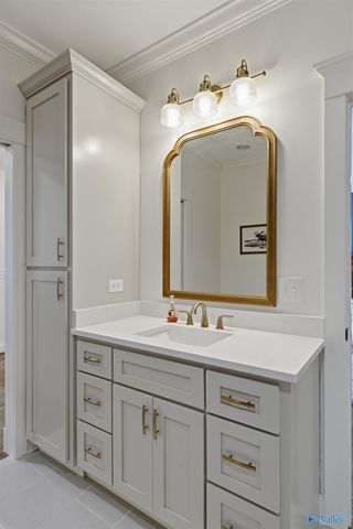 101 Lake Creek Drive, Guntersville, AL 35976