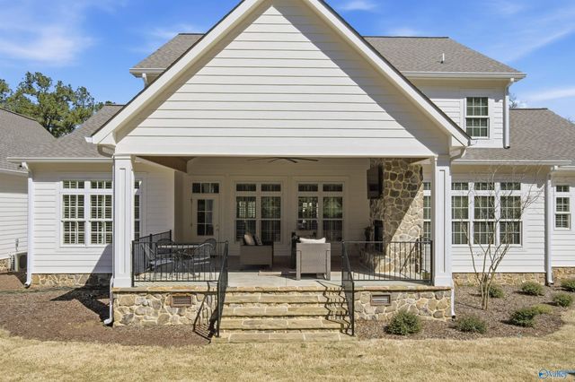 101 Lake Creek Drive, Guntersville, AL 35976