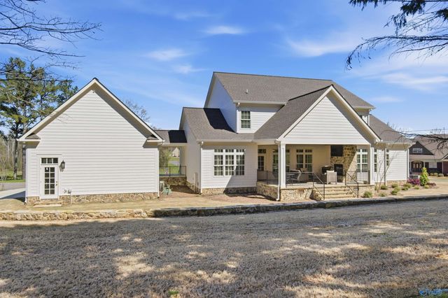 101 Lake Creek Drive, Guntersville, AL 35976