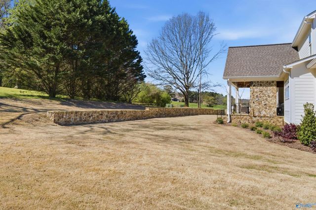 101 Lake Creek Drive, Guntersville, AL 35976