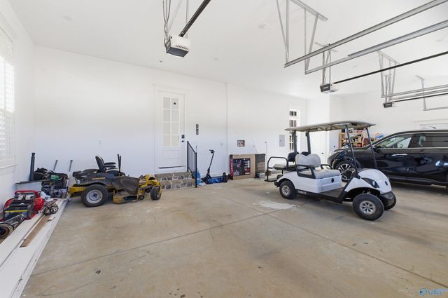 101 Lake Creek Drive, Guntersville, AL 35976