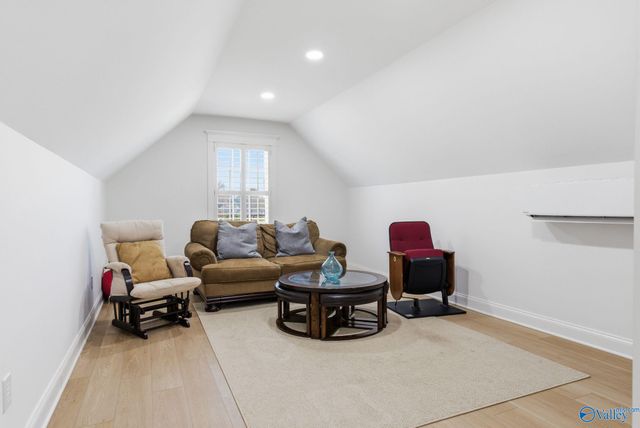 101 Lake Creek Drive, Guntersville, AL 35976