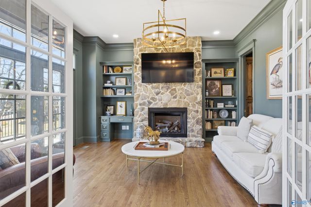 101 Lake Creek Drive, Guntersville, AL 35976