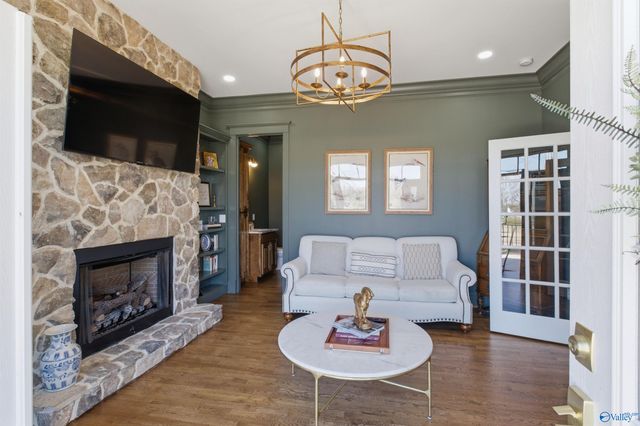 101 Lake Creek Drive, Guntersville, AL 35976