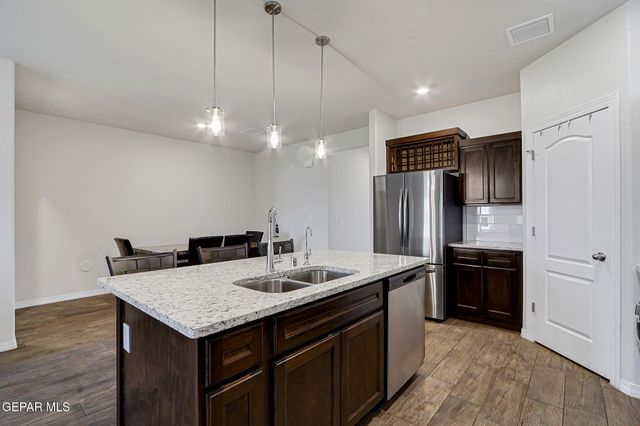 13138 OAKHAMPTON Avenue, El Paso, TX 79928