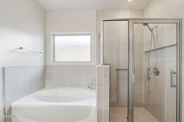 13138 OAKHAMPTON Avenue, El Paso, TX 79928