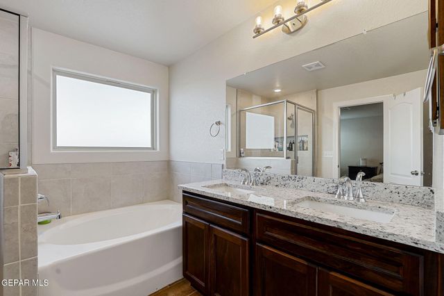 13138 OAKHAMPTON Avenue, El Paso, TX 79928