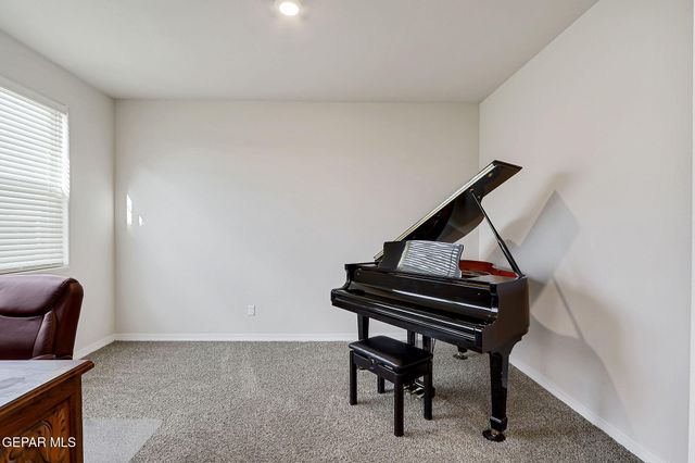 13138 OAKHAMPTON Avenue, El Paso, TX 79928