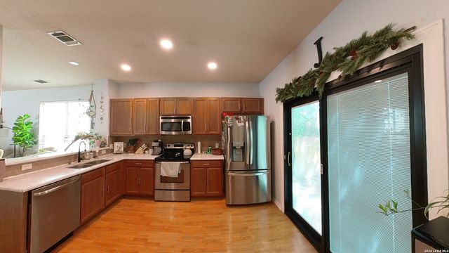 6102 S Jolie, San Antonio, TX 78240