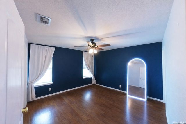 6102 S Jolie, San Antonio, TX 78240