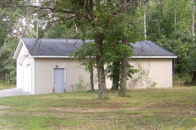 11067 S River Road, Evart, MI 49631