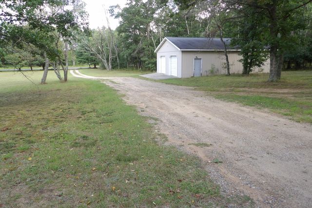 11067 S River Road, Evart, MI 49631