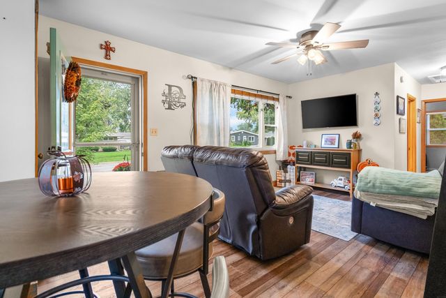 2316 Valley Park Drive, Cedar Falls, IA 50613