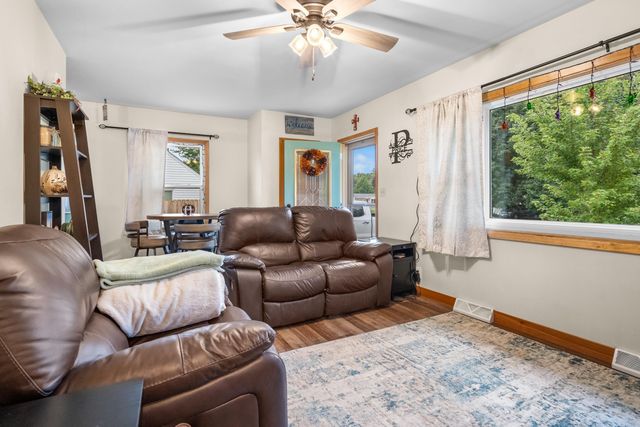 2316 Valley Park Drive, Cedar Falls, IA 50613
