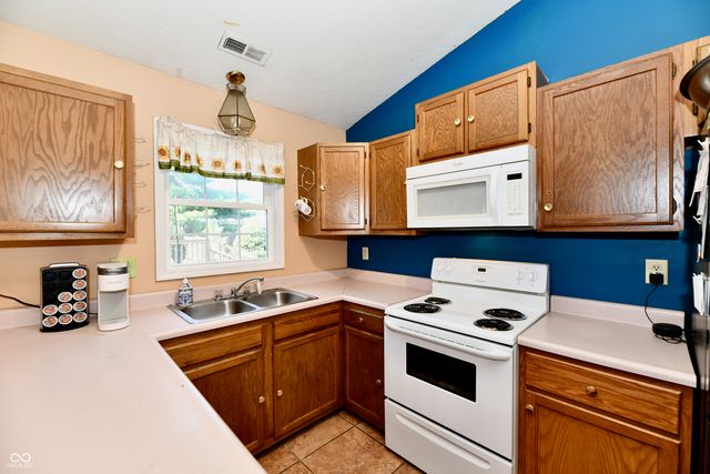153 W Foxwood Drive, Brownsburg, IN 46112