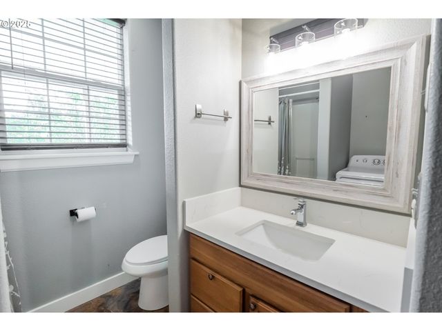 86104 SELLS VIEW Dr, Eugene, OR 97402