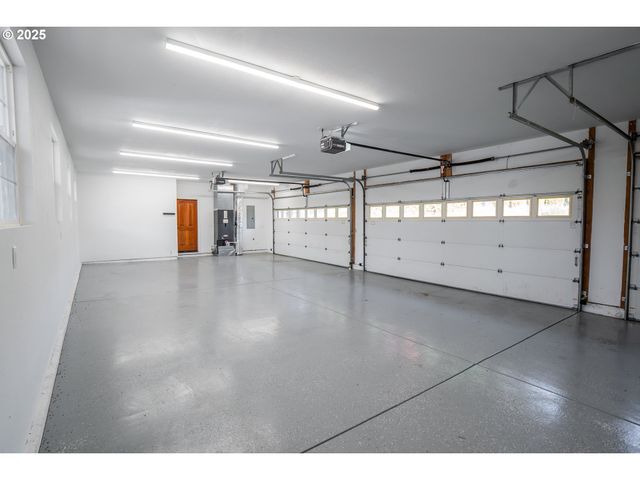 86104 SELLS VIEW Dr, Eugene, OR 97402