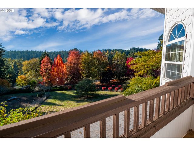 86104 SELLS VIEW Dr, Eugene, OR 97402