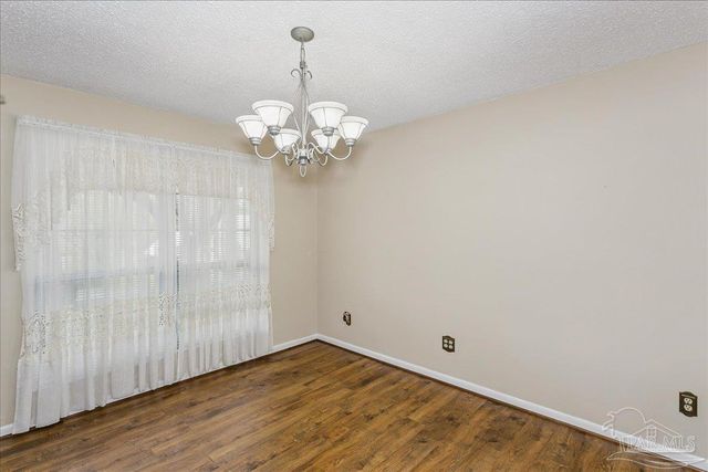 2817 Oak Ridge Dr, Gulf Breeze, FL 32563