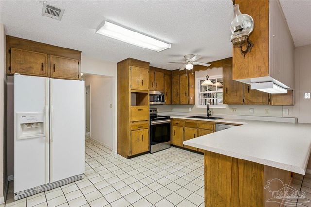 2817 Oak Ridge Dr, Gulf Breeze, FL 32563