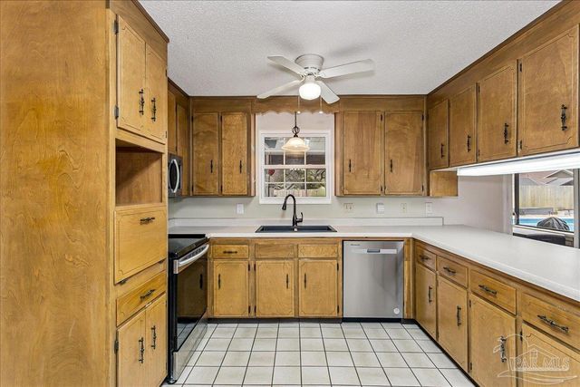 2817 Oak Ridge Dr, Gulf Breeze, FL 32563