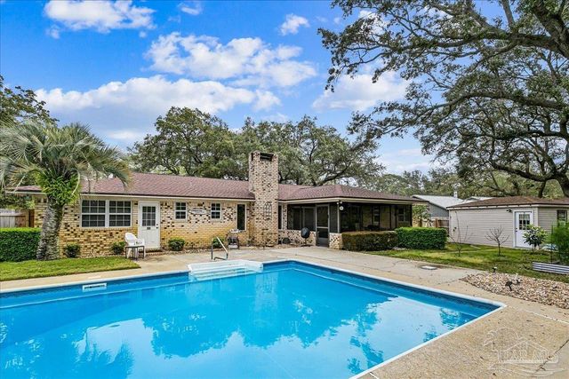 2817 Oak Ridge Dr, Gulf Breeze, FL 32563